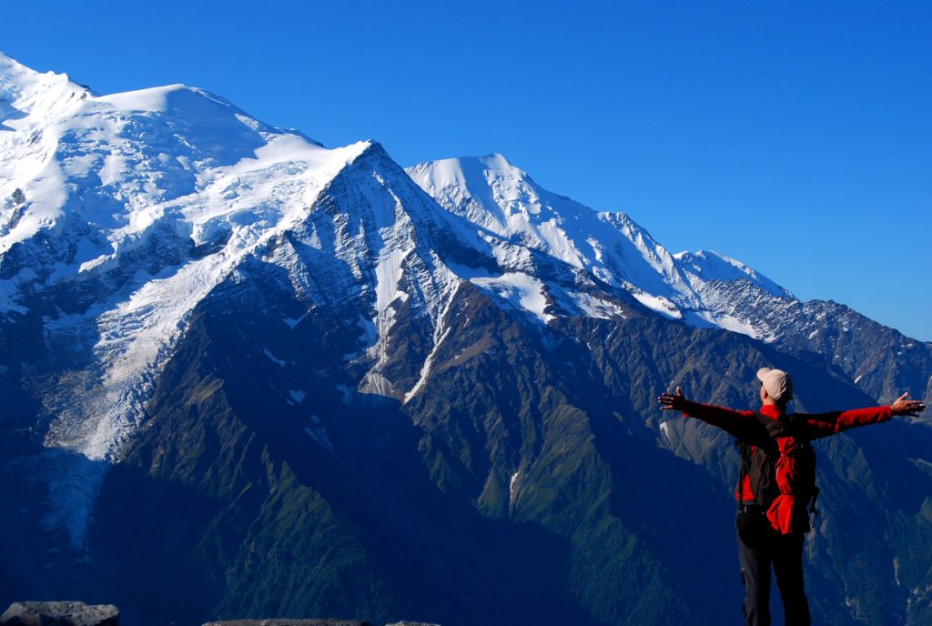 Ignacio Izquierdo frente al Macizo del Mont Blanc