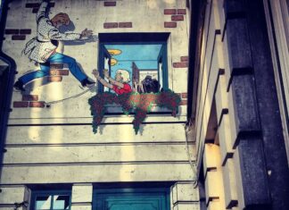 Casa decorada con una viñeta de cómic en Bruselas