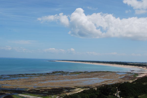 Playas del Atlántico desde Escaleras del Faro de las Ballenas en la isla de Ré Playas del Atlántico desde Escaleras del Faro de las Ballenas en la isla de Ré