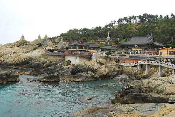 Buda, el mar y el Templo Haedong Yonggungsa de Busan Templo Haedong Yonggungsa de Busan