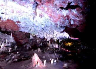 Jugando a ser cavernícolas en las cuevas de El Soplao y El Pendo en Cantabria La Cueva del Soplao en Cantabria
