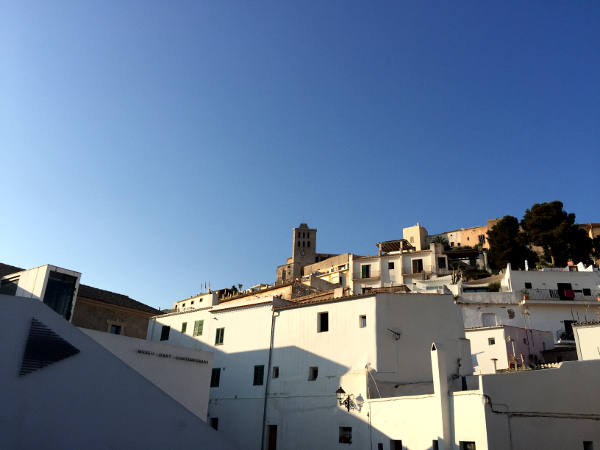 Paseo por el casco viejo de Ibiza