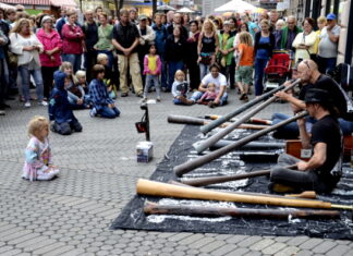 Danzando cuatro días entre los bardos de Núremberg Fotos del Festival de Bardos de Nuremberg, cuernos
