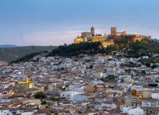 Cómo es la visita a la Fortaleza de la Mota en Alcala La Real