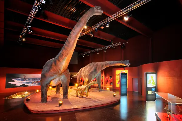 Teruel con niños: Visita a Legendark de Territorio Dinópolis en Galve y el Museo Minero de Escucha Fotos Dinópolis Teruel, Legendark Galve