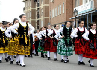 Las Mondas de Talavera de la Reina, una de las fiestas más antiguas de Europa Fotos de las Mondas de Talavera, trajes regionales