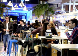 Fotos del Mercado Victoria de Córdoba, de noche
