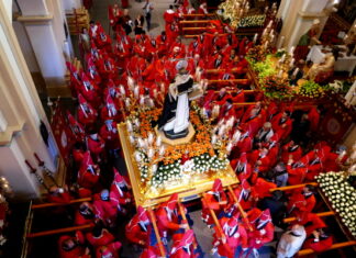 Fotos de Semana Santa de Murcia, coloraos antes de salir