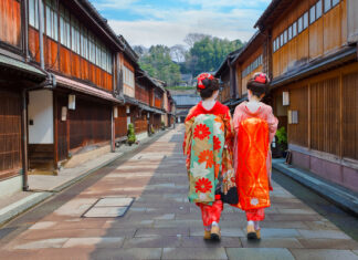 Qué ver y hacer en Kanazawa en dos días Fotos de Kanazawa en Japón, Geishas en el Higashi-Chaya-gai