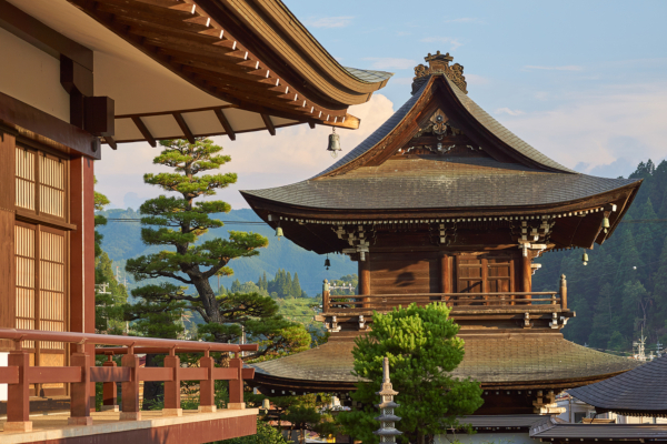 Fotos de Takayama en Japon, templo y tejado tradicional