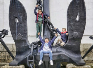 Fotos de Ferrol en Galicia, Teo Juanito y Oriol en el Museo Naval