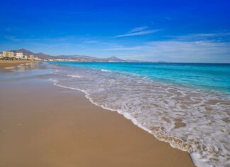 Las mejores playas de El Campello: calas y arenales para disfrutar del mar Playas de El Campello abiertas este verano