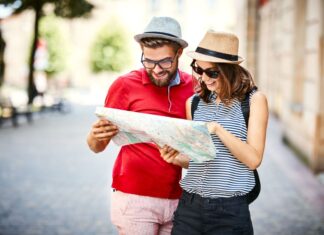 ¿Qué hay que tener en cuenta a la hora de viajar si llevamos gafas o lentes de contacto? Ideas para viajar con gafas o lentillas