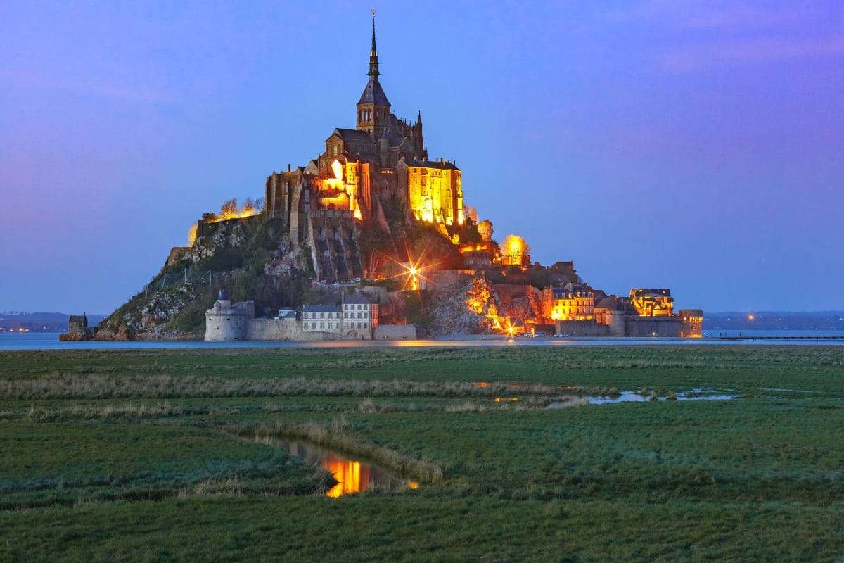 mont saint michel de noche