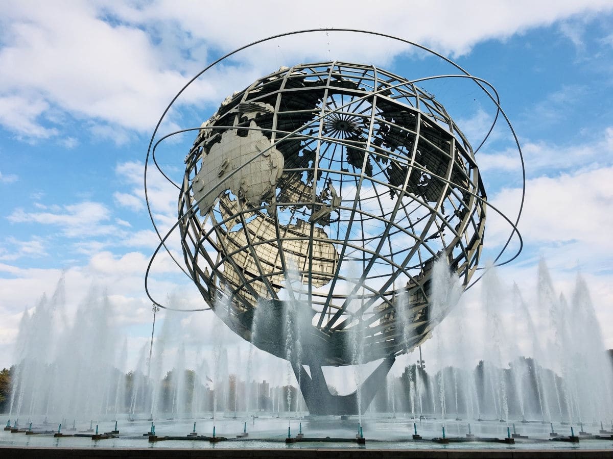 Flushing Meadows Corona Park tour de contrastes nyc