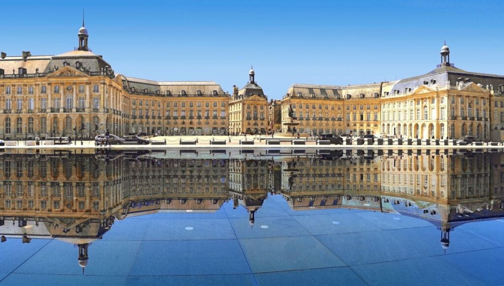 El Espejo de Agua de Burdeos, Francia