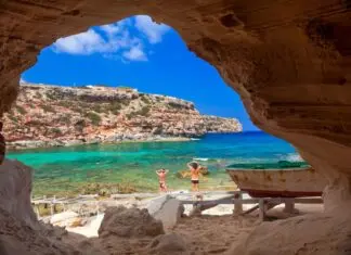 Escapa de la rutina con estas aventuras para viajeros inquietos Como ir de Ibiza a Formentera en ferry