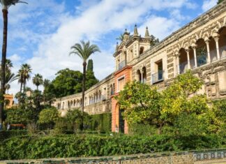 Así es el tour por el Alcázar, la Catedral y la Giralda de Sevilla?
