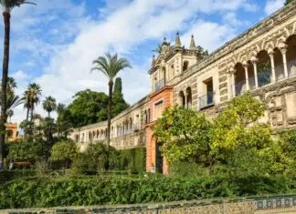 Así es el tour por el Alcázar, la Catedral y la Giralda de Sevilla?