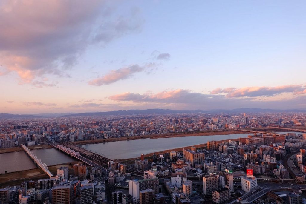 vistas de osaka desde el umeda sky building