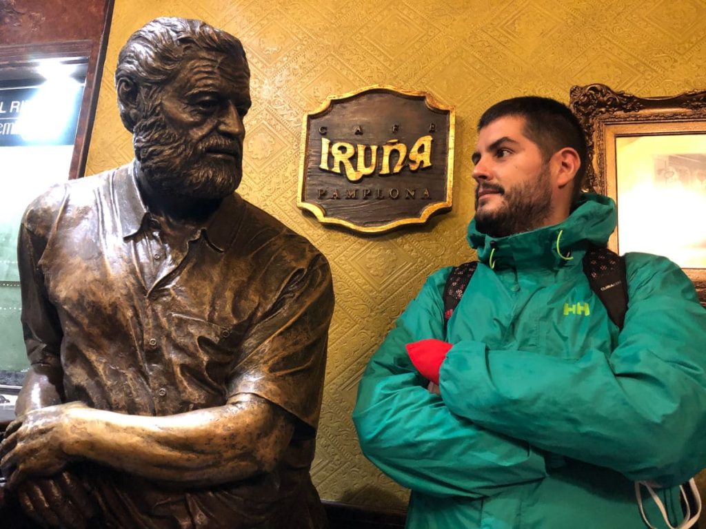 Pau en el café Iruña de Pamplona