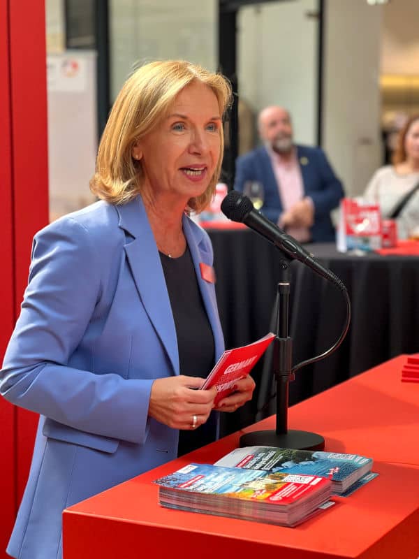Ulrike Bohnet durante la inauguracion
