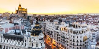 Cinco cosas que no debes perderte en Madrid Panorámica de la Gran Vía de Madrid