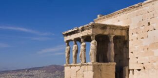 Las Cariátides de la Acrópolis de Atenas: Historia, leyenda y consejos para tu Visita Visita a las Cariatides en Atenas