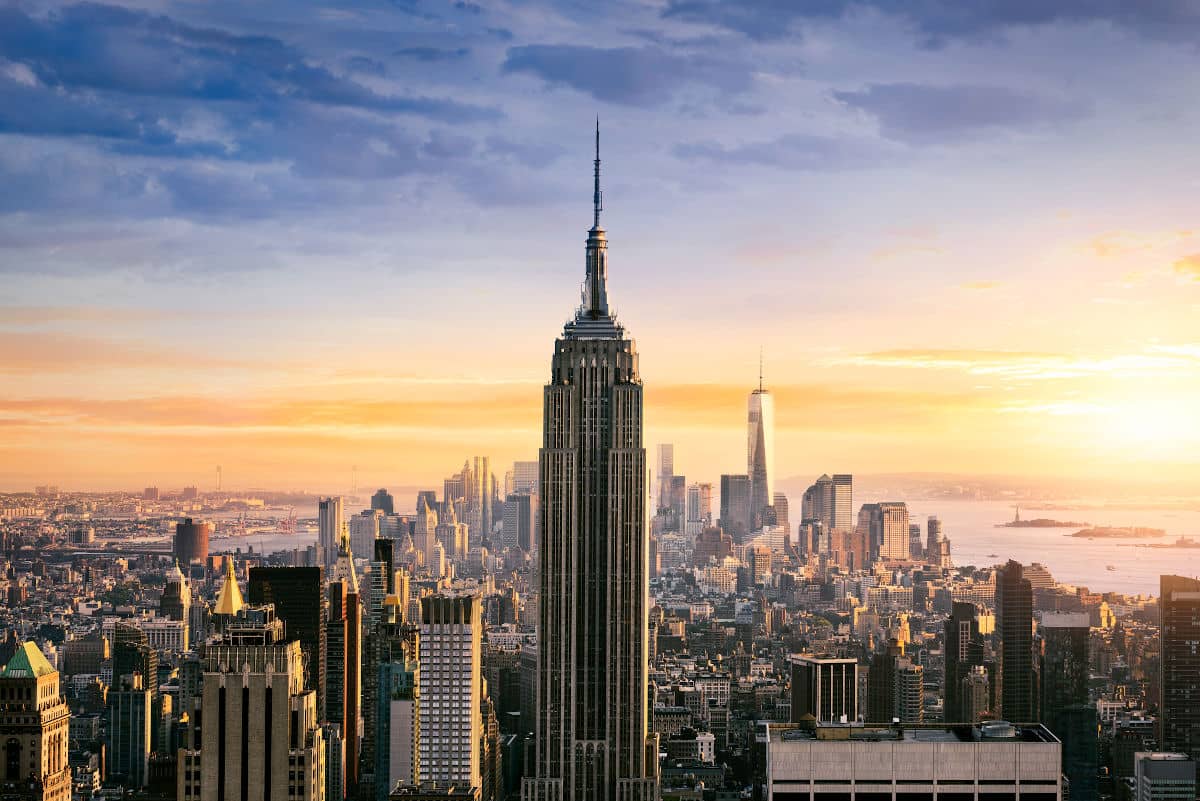 Atardecer en Nueva York con el Empire State en primer plano