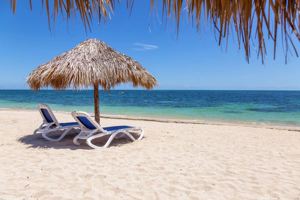 El mar Caribe desde Playa Ancón en Trinidad, Cuba