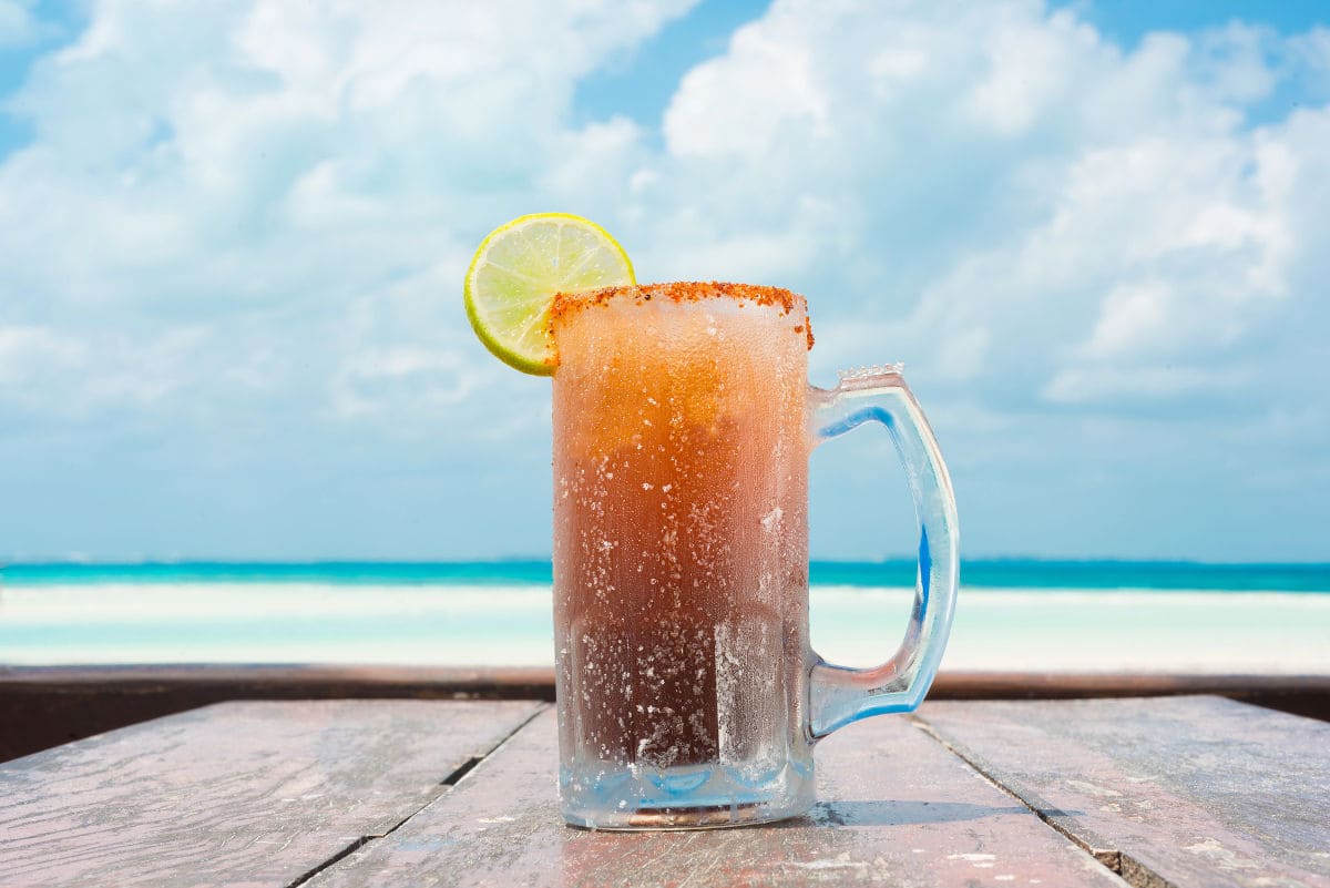 Una michelada bien fresquita