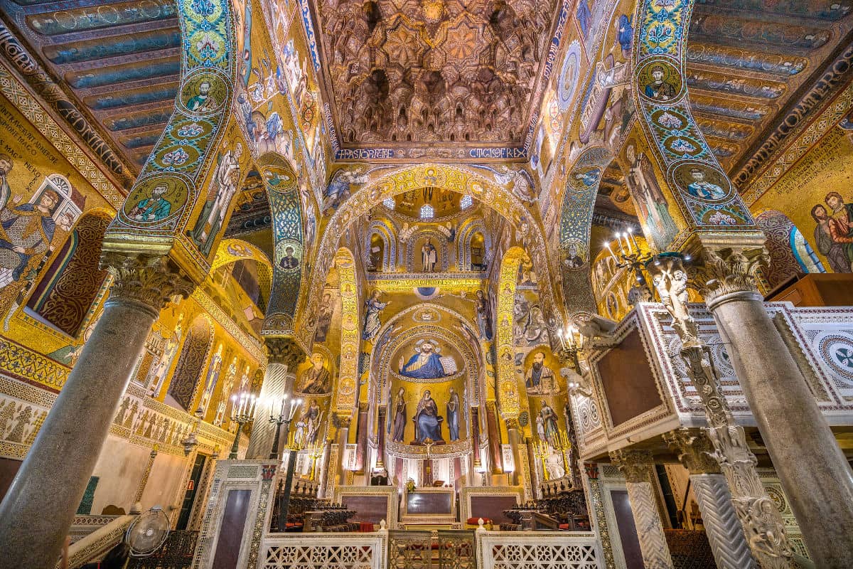El interior de la Capilla Palatina es impresionante