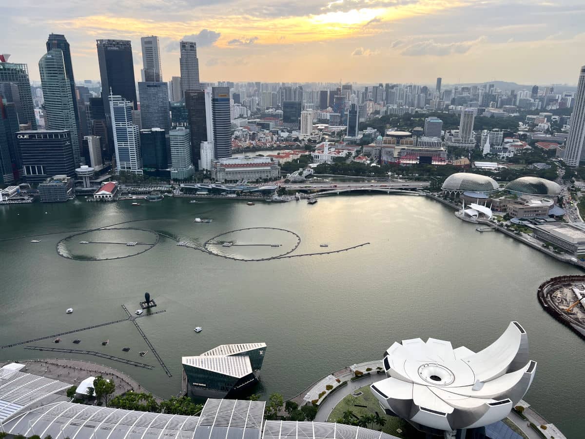 Atardecer en Singapur desde el mirador del Marina Bay Sands