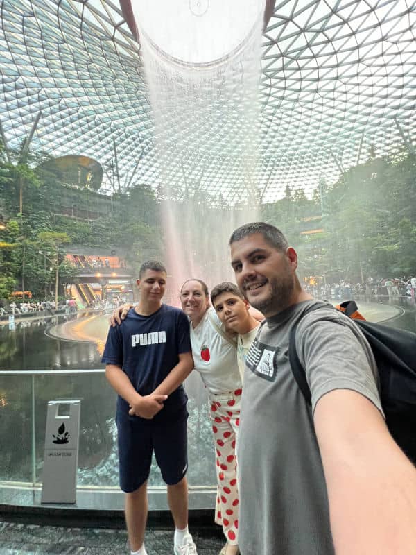 Con Datos móviles desde que aterrizamos en el aeropuerto de Singapur
