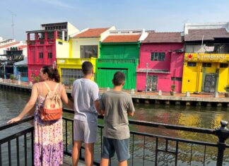 Las 5 mejores excursiones de un día desde Kuala Lumpur En las coloridas calles de Malaca en Malasia