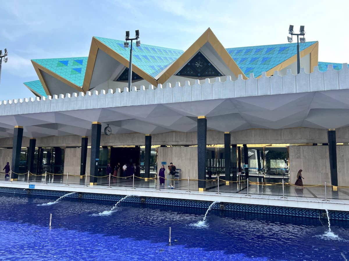 La cúpula de la Masjid Negara en Kuala Lumpur