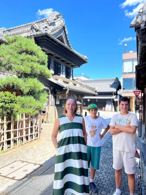 La familia disfrutando de Kawagoe