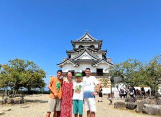 Visitando en familia el Castillo de Hikone