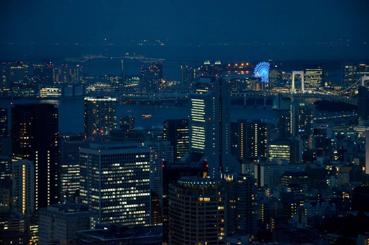 El Rainbow Bridge desde la Mori Tower de Tokio