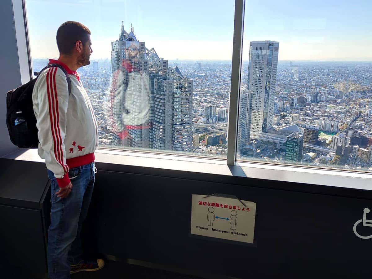 Mirando la ciudad de Tokio desde el Observatorio Norte