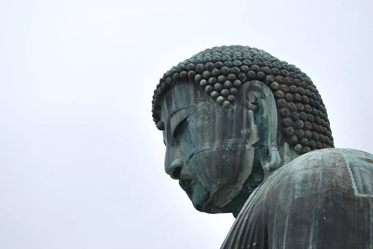 La enorme cabeza del Kamakura Daibutsu