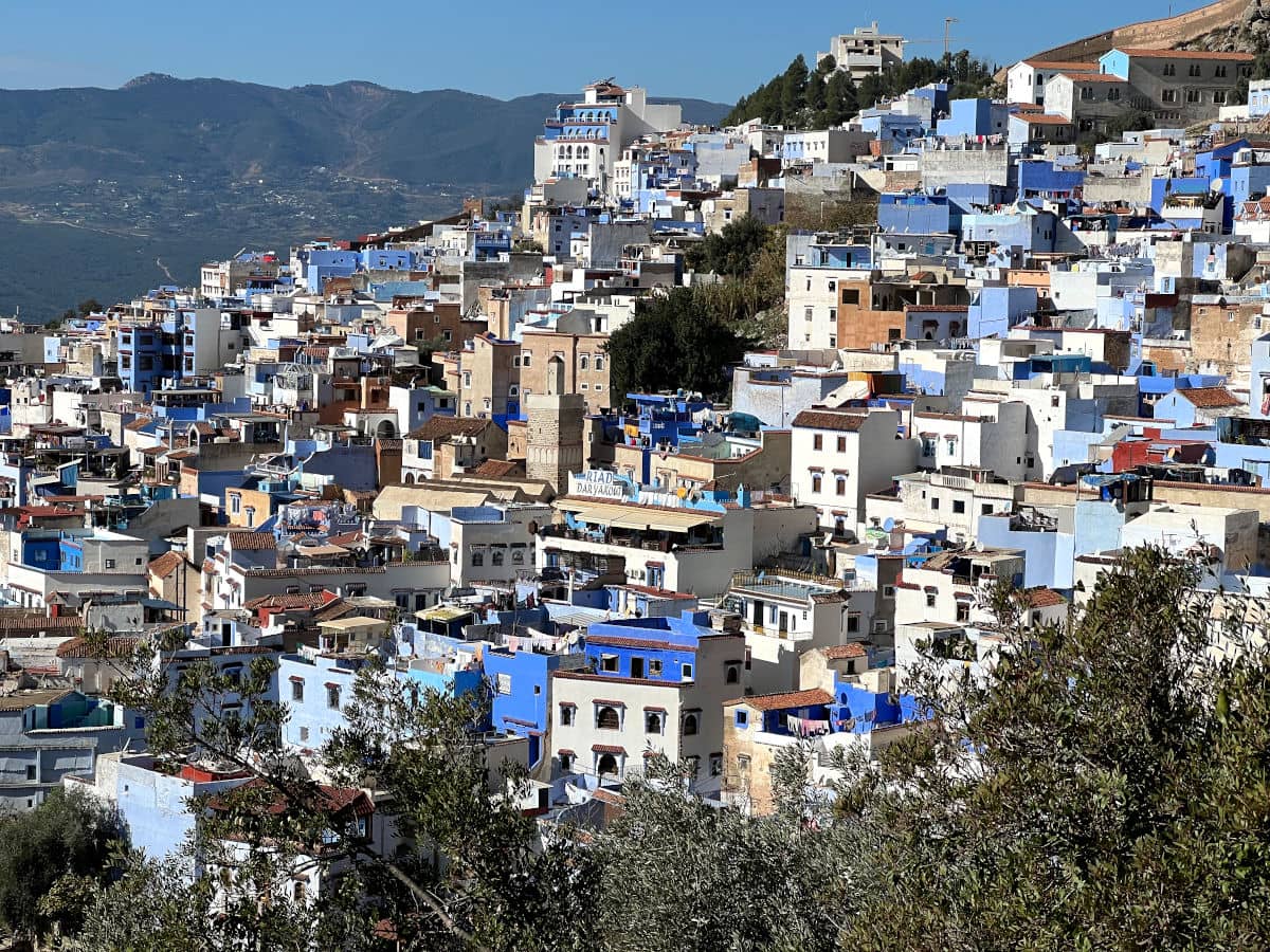 Vista panoramica de Chefchaouen en Marruecos