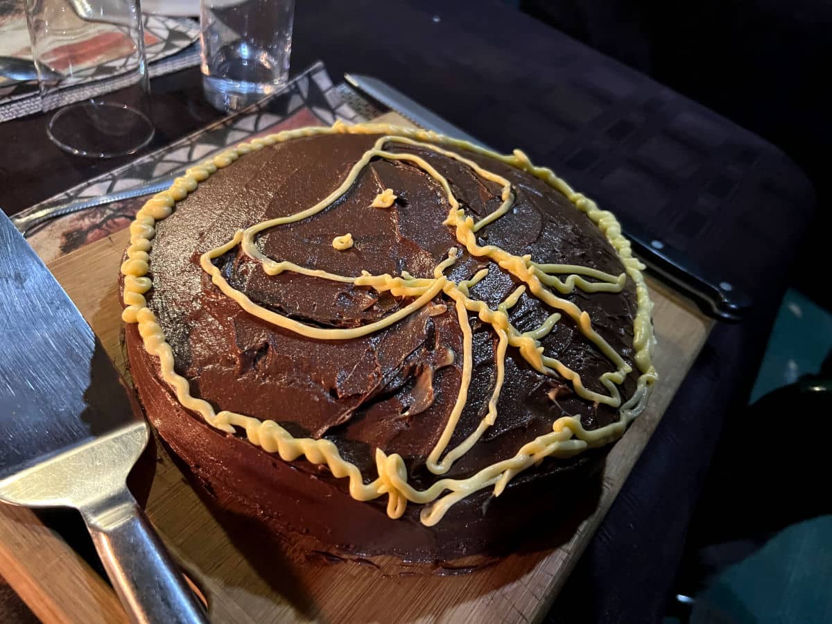 Hasta una tarta de cumpleaos nos preparó el equipo de Mopane