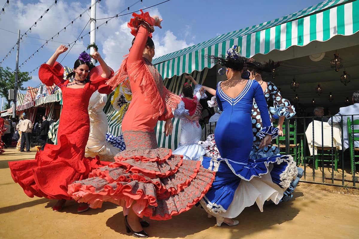 Bailar, comer y beber en la Feria de Sevilla