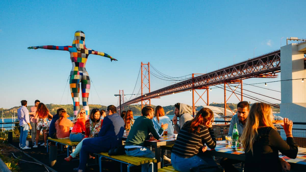 El Puente 25 de Abril de Lisboa desde LX Factory