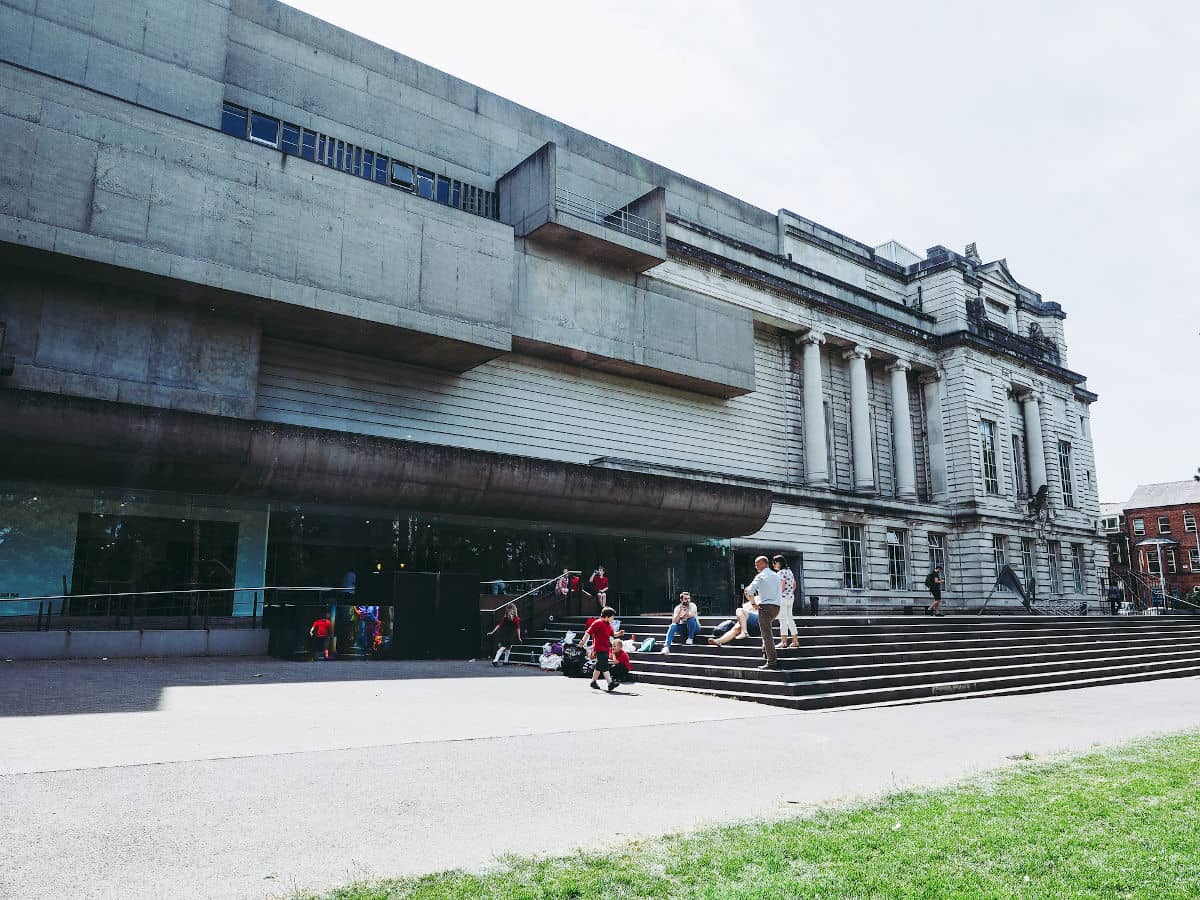 El espectacular Ulster Museum de Belfast