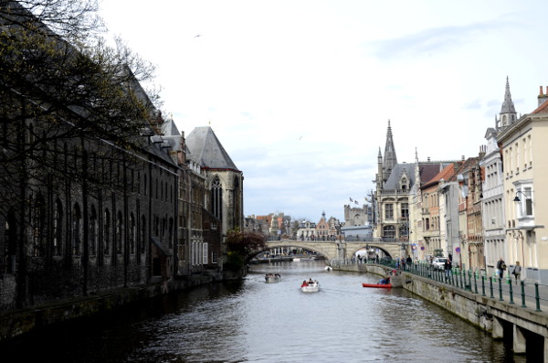 Fotos de Gante en Flandes, río y puentes