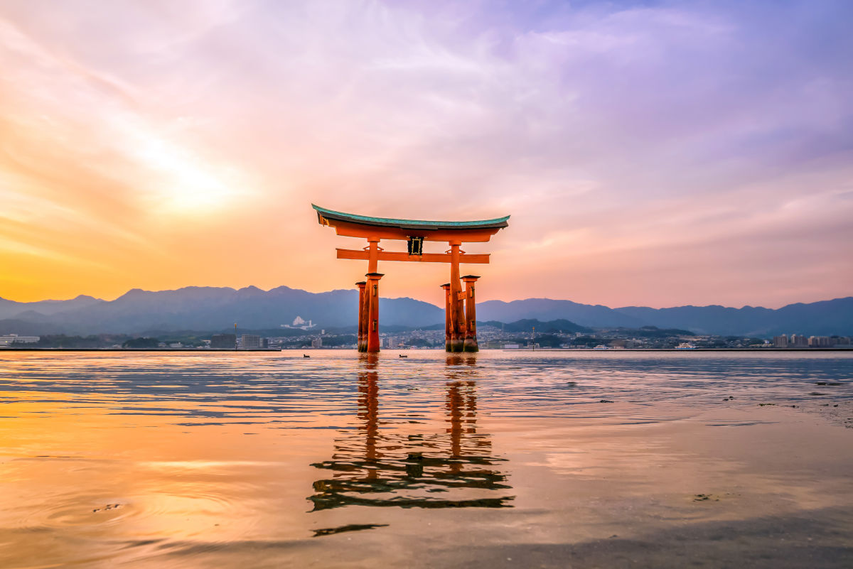 Fotos de Miyajima en Japón, torii rojo