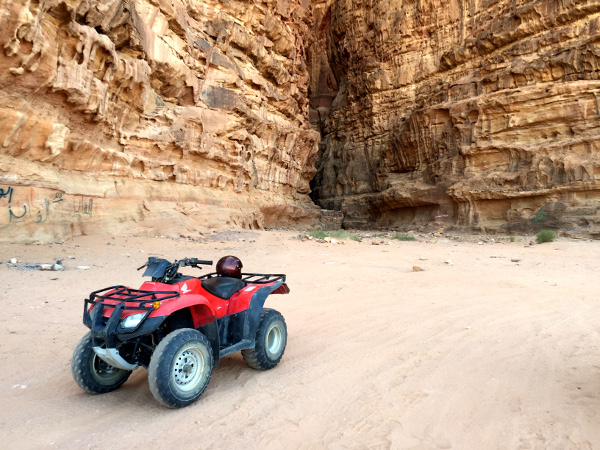 Fotos de Wadi Rum, Jordania - quad en el desierto