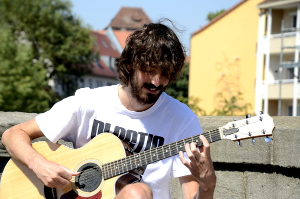 Fotos del Festival de Bardos de Nuremberg, guitarrista